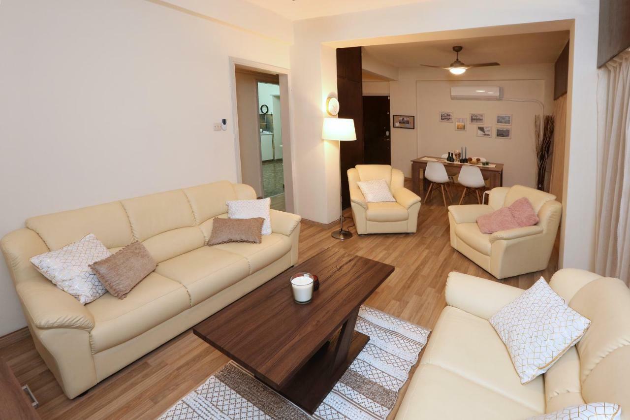 The Bridge-house Apartment *